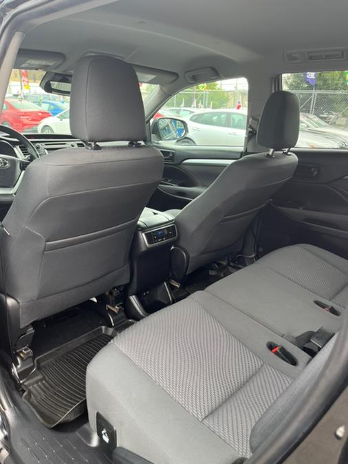 Used Toyota Highlander LE Plus V6 AWD (Natl) 2019 | NJ Used Cars Center. Irvington, New Jersey Used Toyota Highlander LE Plus V6 AWD (Natl) 2019 | NJ Used Cars Center. Irvington, New Jersey