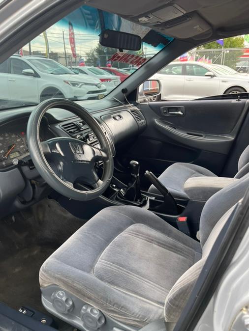 Used Honda Accord Sdn 4dr Sdn LX Manual ULEV 2000 | NJ Used Cars Center. Irvington, New Jersey Used Honda Accord Sdn 4dr Sdn LX Manual ULEV 2000 | NJ Used Cars Center. Irvington, New Jersey