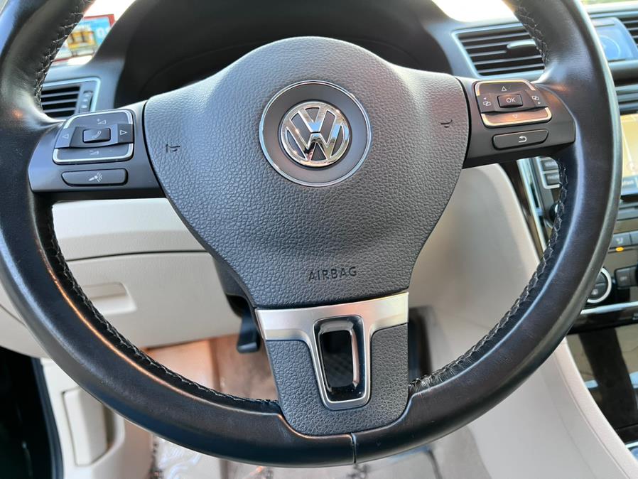Used Volkswagen Passat 4dr Sdn 2.0L DSG TDI SEL Premium 2014 | Easy Credit of Jersey. Little Ferry, New Jersey