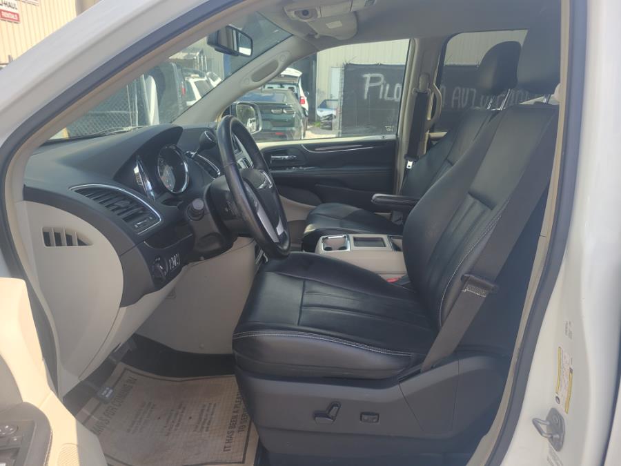 Used Chrysler Town & Country 4dr Wgn Touring 2014 | Ideal Auto Sales & Repairs. Orlando, Florida Used Chrysler Town & Country 4dr Wgn Touring 2014 | Ideal Auto Sales & Repairs. Orlando, Florida