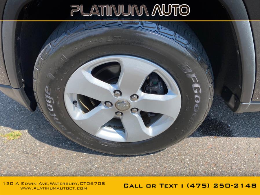 2011 Jeep Grand Cherokee 4WD 4dr Laredo, available for sale in Waterbury, Connecticut | Platinum Auto Care. Waterbury, Connecticut 2011 Jeep Grand Cherokee 4WD 4dr Laredo, available for sale in Waterbury, Connecticut | Platinum Auto Care. Waterbury, Connecticut