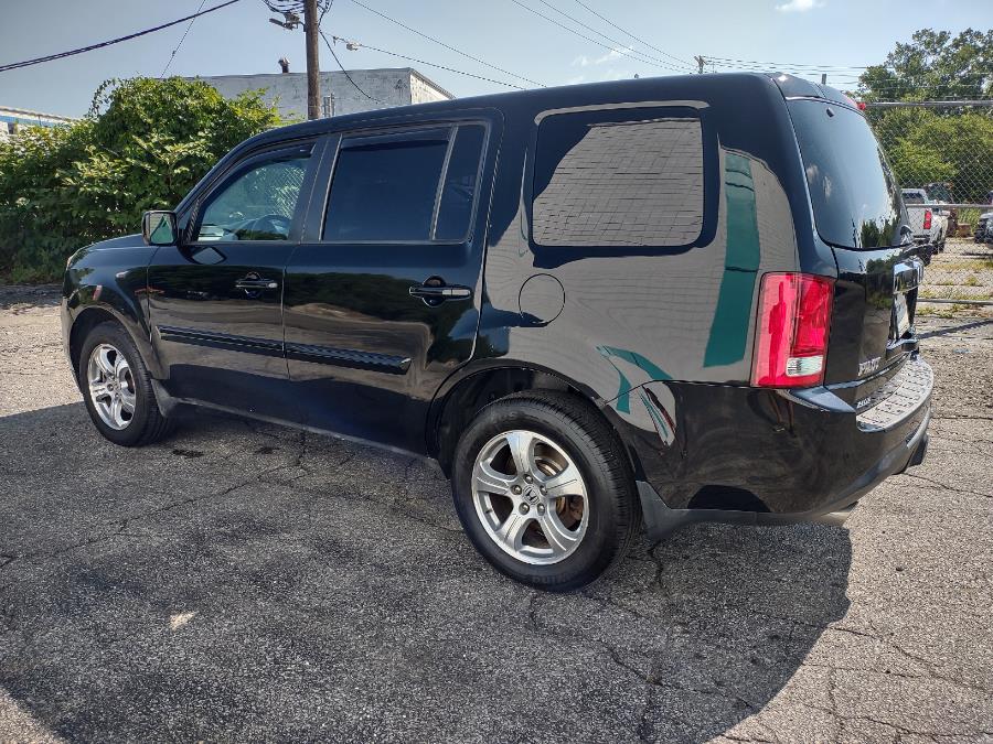 2012 Honda Pilot 4WD 4dr EX-L w/Navi, available for sale in Milford, Connecticut | Dealertown Auto Wholesalers. Milford, Connecticut 2012 Honda Pilot 4WD 4dr EX-L w/Navi, available for sale in Milford, Connecticut | Dealertown Auto Wholesalers. Milford, Connecticut