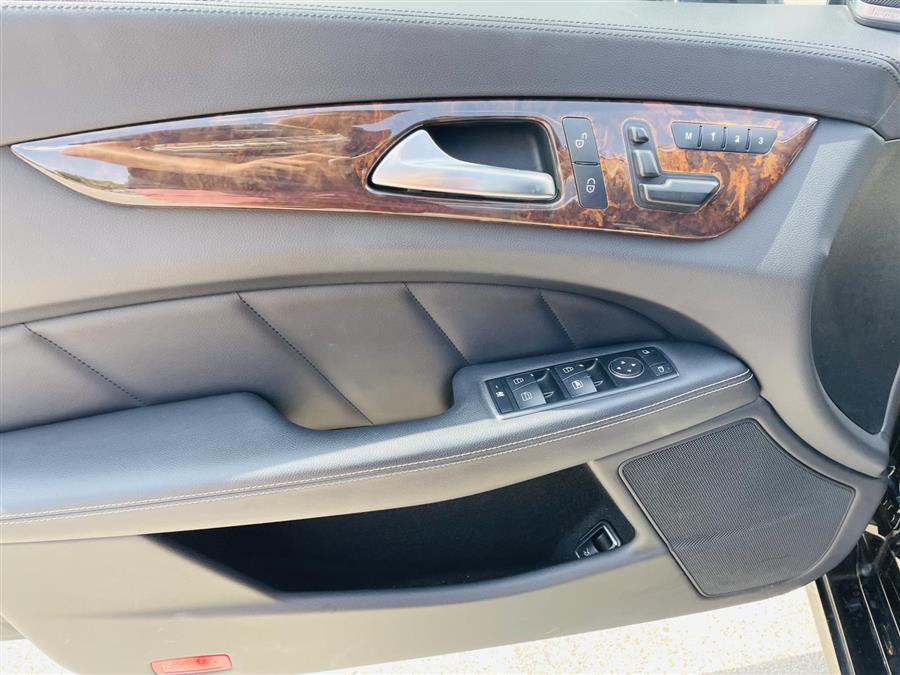 Used Mercedes-Benz CLS-Class 4dr Sdn CLS550 RWD 2013 | Northshore Motors. Syosset , New York Used Mercedes-Benz CLS-Class 4dr Sdn CLS550 RWD 2013 | Northshore Motors. Syosset , New York