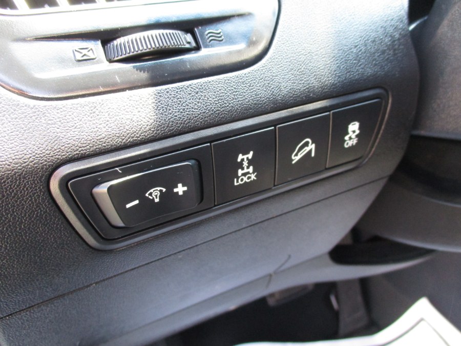 2012 Hyundai Tucson AWD 4dr Auto GLS, available for sale in West Babylon, New York | New Gen Auto Group. West Babylon, New York 2012 Hyundai Tucson AWD 4dr Auto GLS, available for sale in West Babylon, New York | New Gen Auto Group. West Babylon, New York