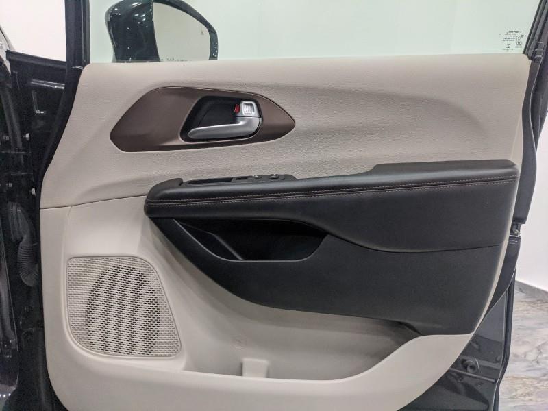 Used Chrysler Pacifica Touring L 2018 | Car Revolution. Maple Shade, New Jersey Used Chrysler Pacifica Touring L 2018 | Car Revolution. Maple Shade, New Jersey
