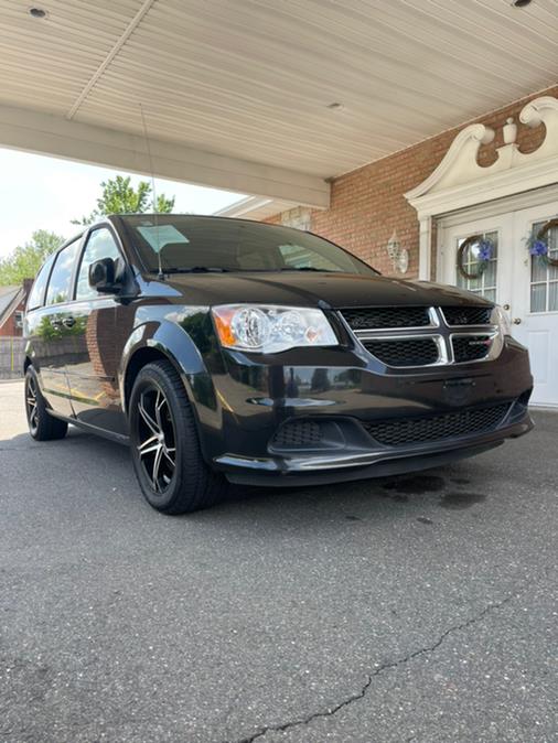 2016 Dodge Grand Caravan 4dr Wgn SXT, available for sale in New Britain, Connecticut | Supreme Automotive. New Britain, Connecticut