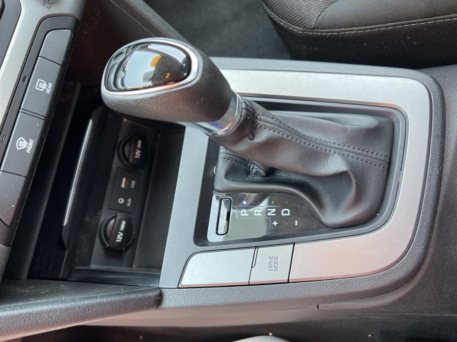 2018 Hyundai Elantra SEL 2.0L Auto, available for sale in Waterbury, Connecticut | National Auto Brokers, Inc.. Waterbury, Connecticut 2018 Hyundai Elantra SEL 2.0L Auto, available for sale in Waterbury, Connecticut | National Auto Brokers, Inc.. Waterbury, Connecticut