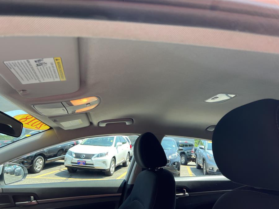 2018 Hyundai Elantra SEL 2.0L Auto, available for sale in Waterbury, Connecticut | National Auto Brokers, Inc.. Waterbury, Connecticut 2018 Hyundai Elantra SEL 2.0L Auto, available for sale in Waterbury, Connecticut | National Auto Brokers, Inc.. Waterbury, Connecticut