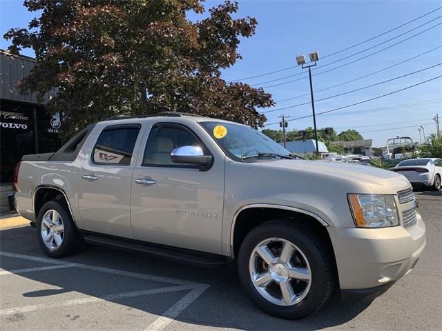 Used Chevrolet Avalanche 1500 LTZ 2007 | Wiz Leasing Inc. Stratford, Connecticut Used Chevrolet Avalanche 1500 LTZ 2007 | Wiz Leasing Inc. Stratford, Connecticut