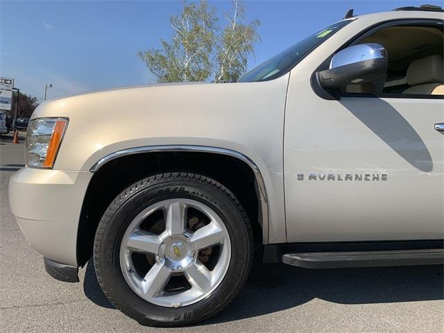 Used Chevrolet Avalanche 1500 LTZ 2007 | Wiz Leasing Inc. Stratford, Connecticut Used Chevrolet Avalanche 1500 LTZ 2007 | Wiz Leasing Inc. Stratford, Connecticut