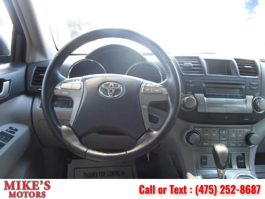Used Toyota Highlander 4WD 4dr Sport 2008 | Mike's Motors LLC. Stratford, Connecticut Used Toyota Highlander 4WD 4dr Sport 2008 | Mike's Motors LLC. Stratford, Connecticut