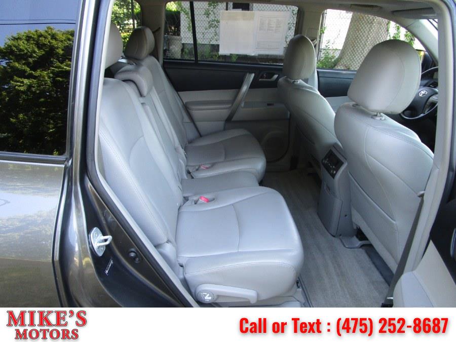Used Toyota Highlander 4WD 4dr Sport 2008 | Mike's Motors LLC. Stratford, Connecticut Used Toyota Highlander 4WD 4dr Sport 2008 | Mike's Motors LLC. Stratford, Connecticut