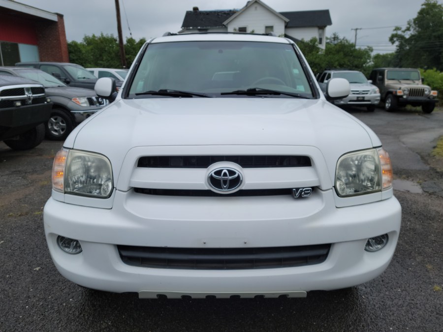Used Toyota Sequoia SR5 4.7V8 4WD 3rd Raw W/Leather 2007 | Toro Auto. East Windsor, Connecticut Used Toyota Sequoia SR5 4.7V8 4WD 3rd Raw W/Leather 2007 | Toro Auto. East Windsor, Connecticut