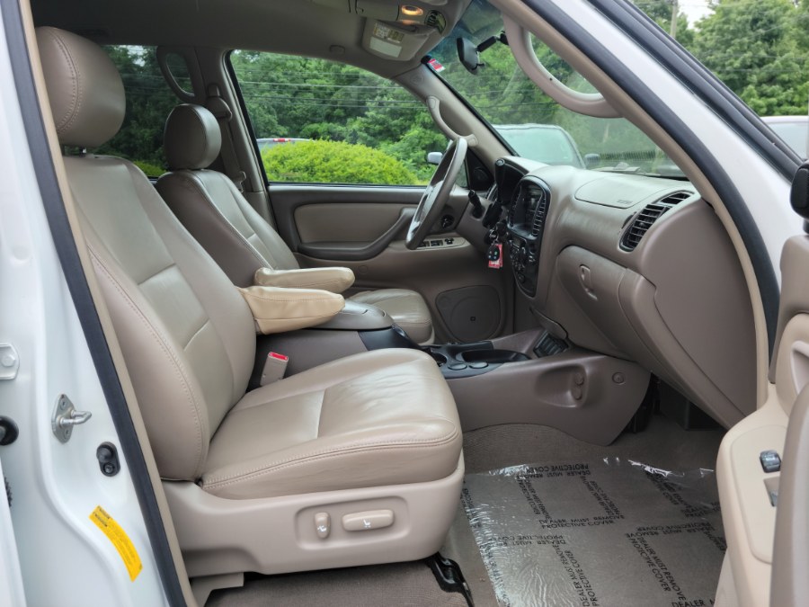 Used Toyota Sequoia SR5 4.7V8 4WD 3rd Raw W/Leather 2007 | Toro Auto. East Windsor, Connecticut Used Toyota Sequoia SR5 4.7V8 4WD 3rd Raw W/Leather 2007 | Toro Auto. East Windsor, Connecticut