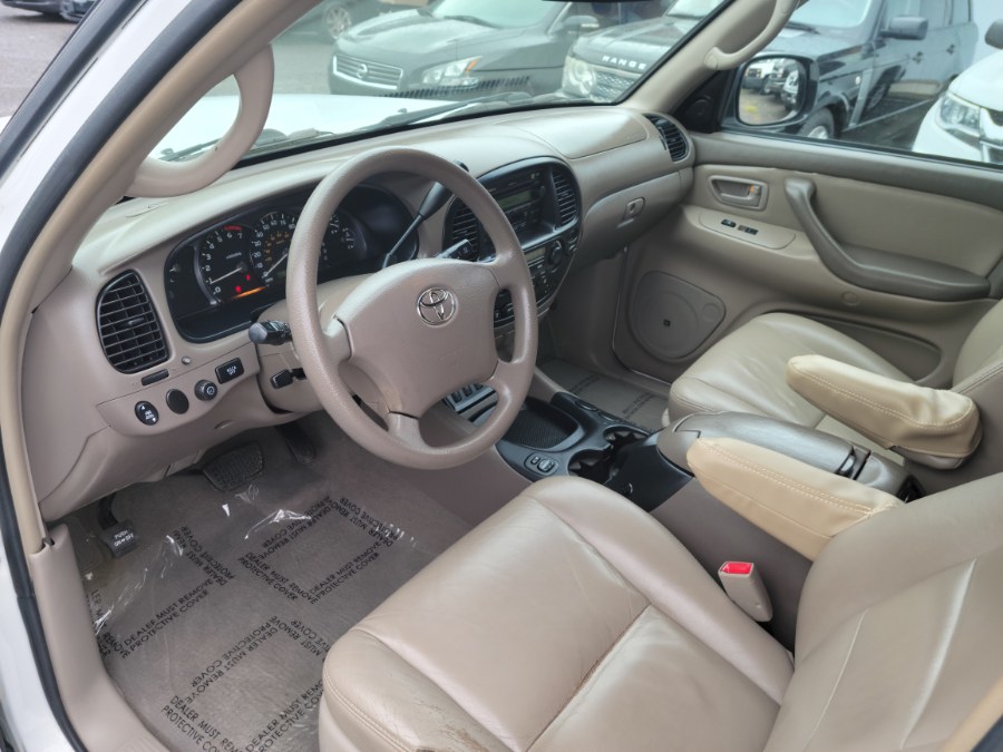Used Toyota Sequoia SR5 4.7V8 4WD 3rd Raw W/Leather 2007 | Toro Auto. East Windsor, Connecticut Used Toyota Sequoia SR5 4.7V8 4WD 3rd Raw W/Leather 2007 | Toro Auto. East Windsor, Connecticut