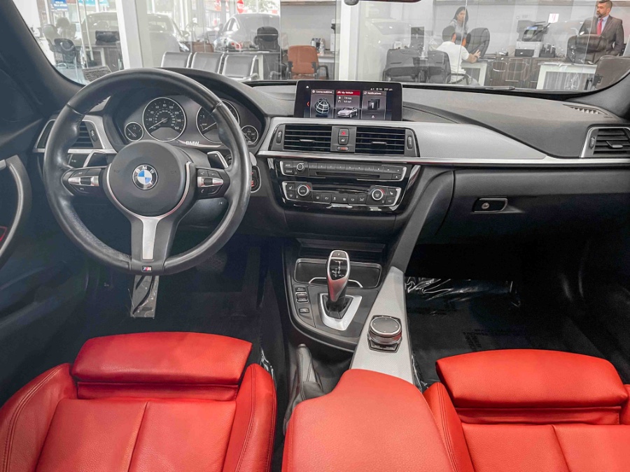 2018 BMW 3 Series 330i xDrive Sedan, available for sale in Franklin Square, New York | Luxury Motor Club. Franklin Square, New York 2018 BMW 3 Series 330i xDrive Sedan, available for sale in Franklin Square, New York | Luxury Motor Club. Franklin Square, New York