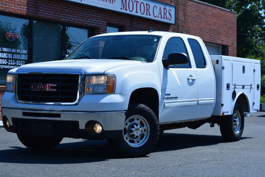 2008 GMC Sierra 2500HD 4WD Ext Cab 143.5" Work Truck, available for sale in ENFIELD, Connecticut | Longmeadow Motor Cars. ENFIELD, Connecticut