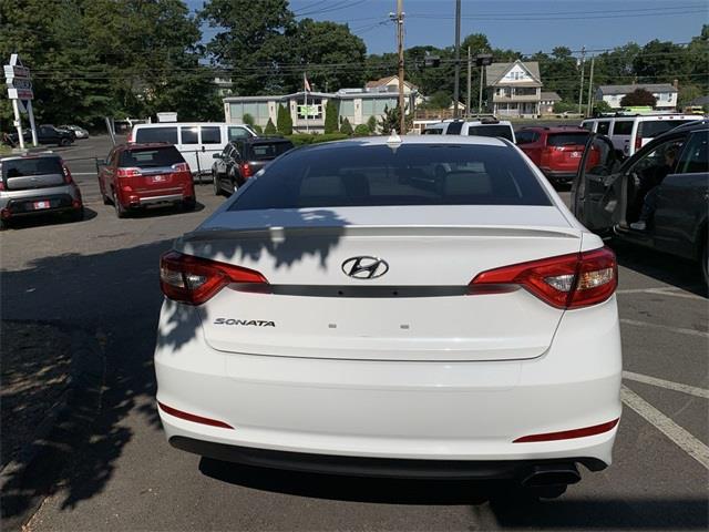 Used Hyundai Sonata SE 2015 | Wiz Leasing Inc. Stratford, Connecticut Used Hyundai Sonata SE 2015 | Wiz Leasing Inc. Stratford, Connecticut