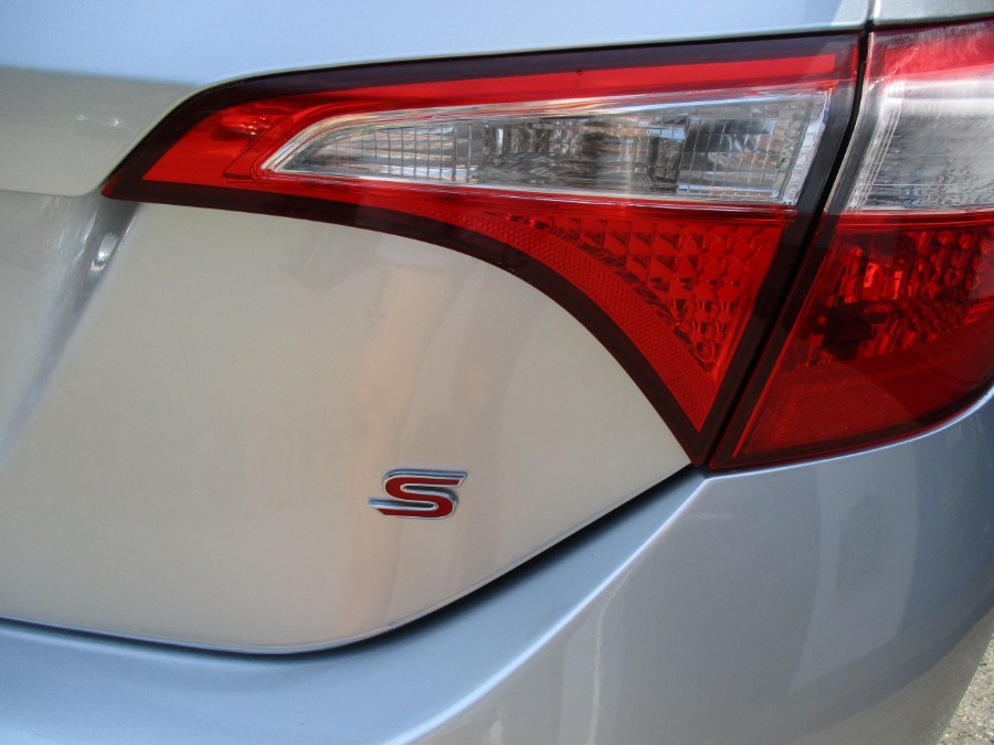 Used Toyota Corolla S 2016 | Cos Central Auto. Meriden, Connecticut Used Toyota Corolla S 2016 | Cos Central Auto. Meriden, Connecticut
