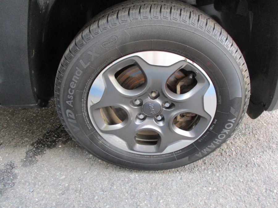 Used Jeep Renegade 4WD 4dr Latitude 2016 | Cos Central Auto. Meriden, Connecticut Used Jeep Renegade 4WD 4dr Latitude 2016 | Cos Central Auto. Meriden, Connecticut