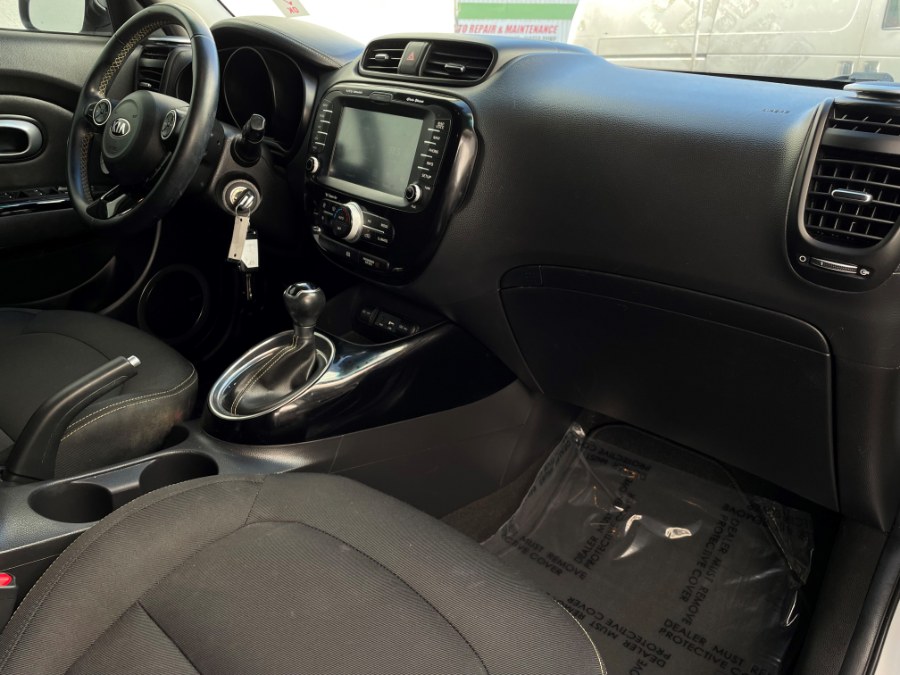 Used Kia Soul 5dr Wgn Auto + 2016 | Green Light Auto. Corona, California Used Kia Soul 5dr Wgn Auto + 2016 | Green Light Auto. Corona, California