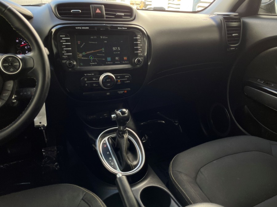 Used Kia Soul 5dr Wgn Auto + 2016 | Green Light Auto. Corona, California Used Kia Soul 5dr Wgn Auto + 2016 | Green Light Auto. Corona, California