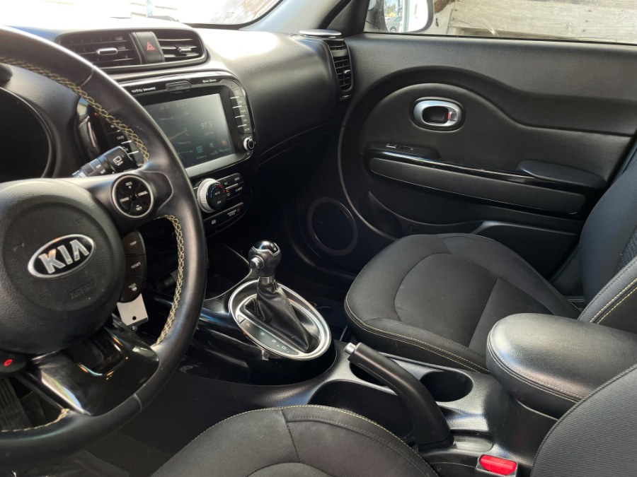 Used Kia Soul 5dr Wgn Auto + 2016 | Green Light Auto. Corona, California Used Kia Soul 5dr Wgn Auto + 2016 | Green Light Auto. Corona, California