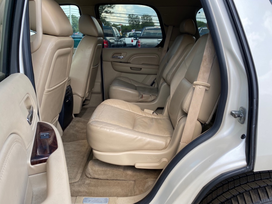 Used Cadillac Escalade AWD 4dr Luxury 2010 | Marsh Auto Sales LLC. Ortonville, Michigan Used Cadillac Escalade AWD 4dr Luxury 2010 | Marsh Auto Sales LLC. Ortonville, Michigan