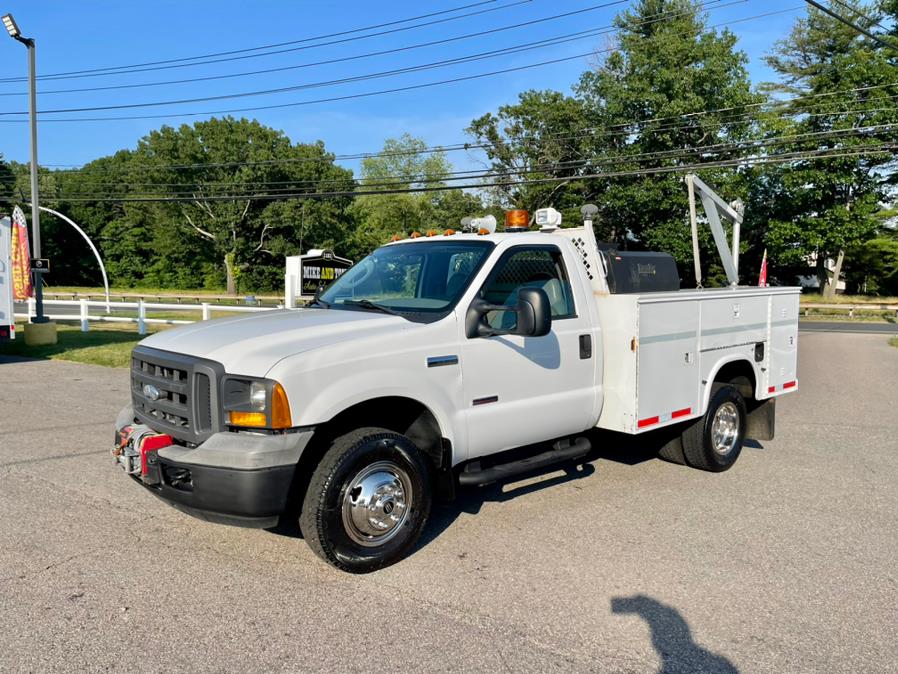Used Ford Super Duty F-350 DRW Reg Cab 141" WB 60" CA XLT 4WD 2005 | Mike And Tony Auto Sales, Inc. South Windsor, Connecticut