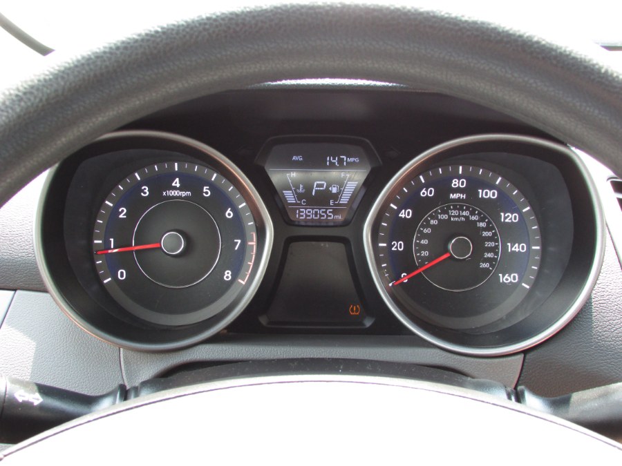 2015 Hyundai Elantra 4dr Sdn Auto SE (Alabama Plant), available for sale in East Windsor, Connecticut | United Auto Sales of E Windsor, Inc. East Windsor, Connecticut 2015 Hyundai Elantra 4dr Sdn Auto SE (Alabama Plant), available for sale in East Windsor, Connecticut | United Auto Sales of E Windsor, Inc. East Windsor, Connecticut