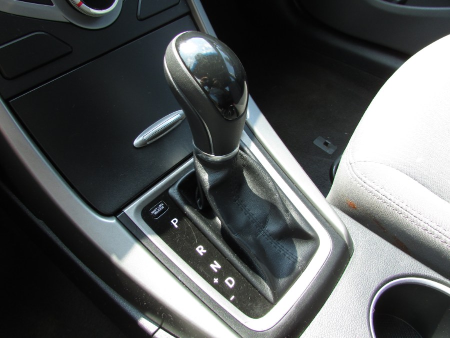 2015 Hyundai Elantra 4dr Sdn Auto SE (Alabama Plant), available for sale in East Windsor, Connecticut | United Auto Sales of E Windsor, Inc. East Windsor, Connecticut 2015 Hyundai Elantra 4dr Sdn Auto SE (Alabama Plant), available for sale in East Windsor, Connecticut | United Auto Sales of E Windsor, Inc. East Windsor, Connecticut