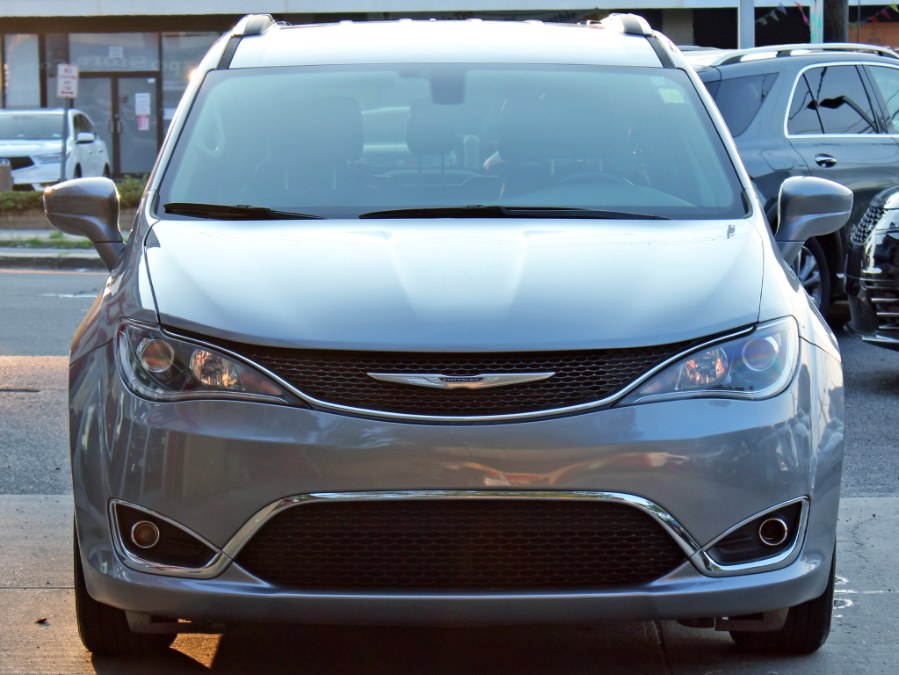 Used Chrysler Pacifica Touring L 2019 | Auto Expo Ent Inc.. Great Neck, New York Used Chrysler Pacifica Touring L 2019 | Auto Expo Ent Inc.. Great Neck, New York