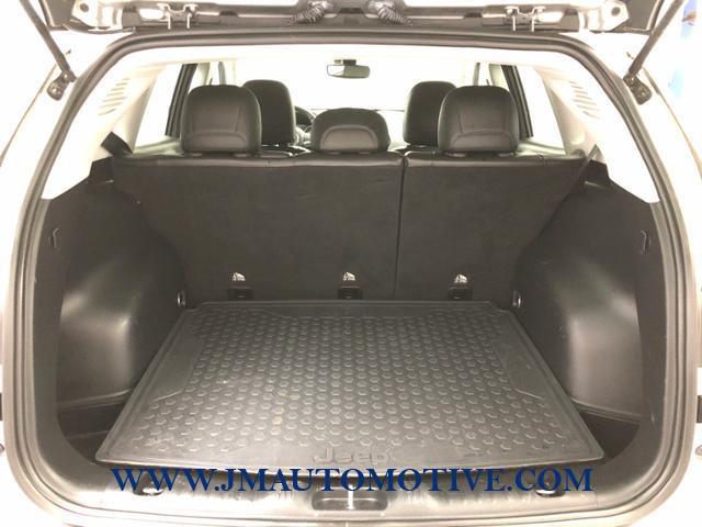 2018 Jeep Compass Latitude 4x4, available for sale in Naugatuck, Connecticut | J&M Automotive Sls&Svc LLC. Naugatuck, Connecticut 2018 Jeep Compass Latitude 4x4, available for sale in Naugatuck, Connecticut | J&M Automotive Sls&Svc LLC. Naugatuck, Connecticut