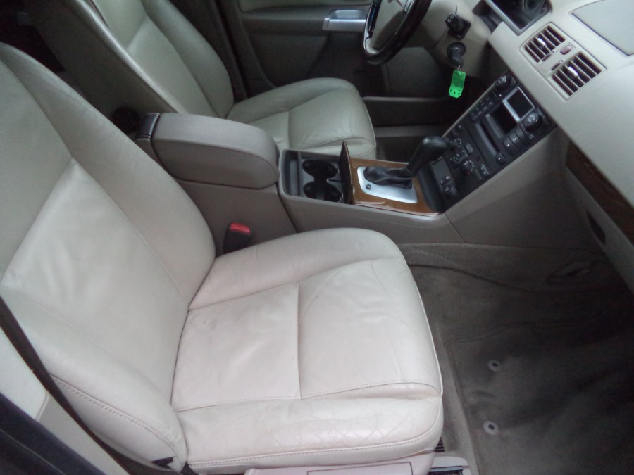 Used Volvo XC90 7-Passenger 2.5T AWD 2005 | Riverside Motorcars, LLC. Naugatuck, Connecticut Used Volvo XC90 7-Passenger 2.5T AWD 2005 | Riverside Motorcars, LLC. Naugatuck, Connecticut