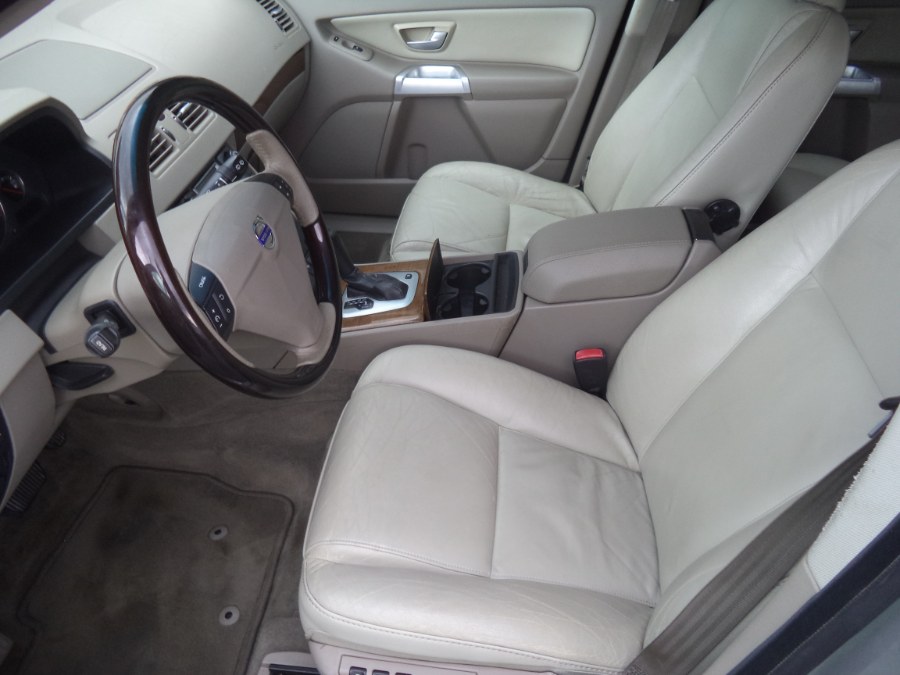 Used Volvo XC90 7-Passenger 2.5T AWD 2005 | Riverside Motorcars, LLC. Naugatuck, Connecticut Used Volvo XC90 7-Passenger 2.5T AWD 2005 | Riverside Motorcars, LLC. Naugatuck, Connecticut