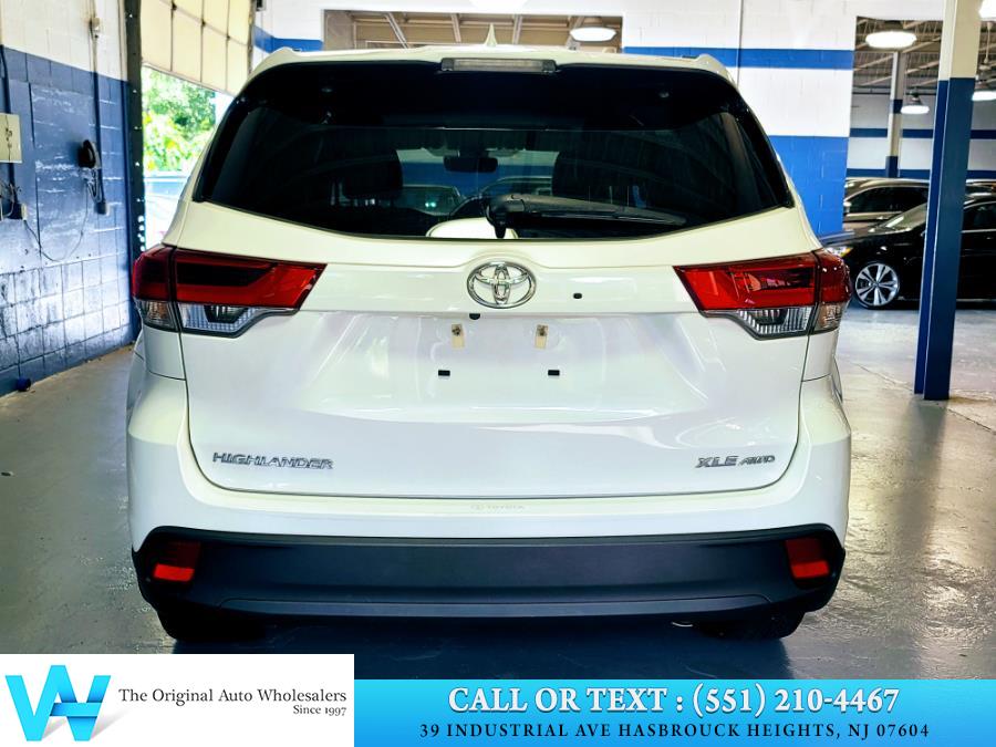 Used Toyota Highlander XLE V6 AWD (Natl) 2019 | AW Auto & Truck Wholesalers, Inc. Hasbrouck Heights, New Jersey Used Toyota Highlander XLE V6 AWD (Natl) 2019 | AW Auto & Truck Wholesalers, Inc. Hasbrouck Heights, New Jersey