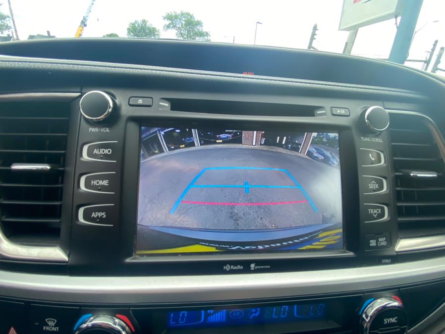 Used Toyota Highlander AWD 4dr V6 XLE (Natl) 2015 | VEB Auto Sales. Hartford, Connecticut Used Toyota Highlander AWD 4dr V6 XLE (Natl) 2015 | VEB Auto Sales. Hartford, Connecticut