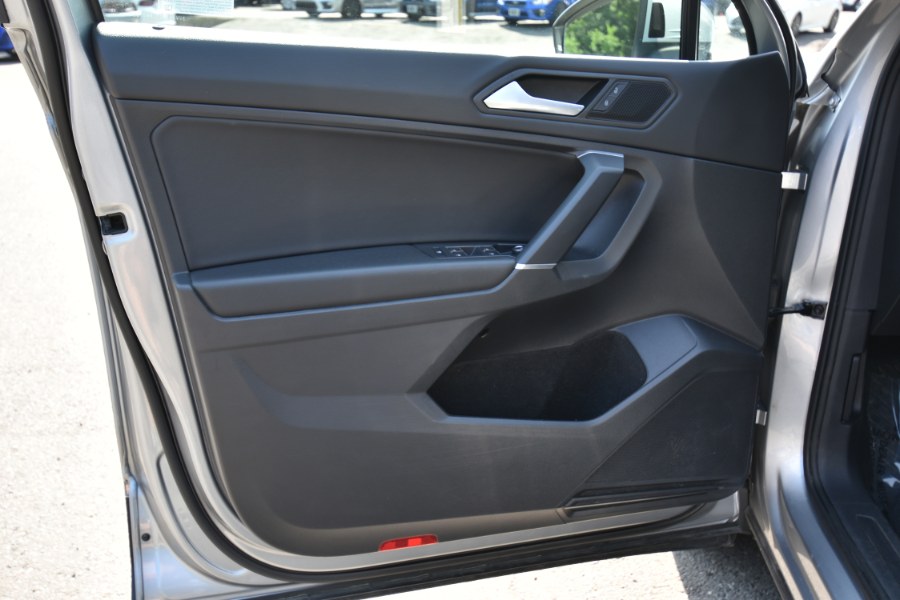 2020 Volkswagen Tiguan 2.0T SEL FWD, available for sale in Waterbury, Connecticut | Highline Car Connection. Waterbury, Connecticut 2020 Volkswagen Tiguan 2.0T SEL FWD, available for sale in Waterbury, Connecticut | Highline Car Connection. Waterbury, Connecticut
