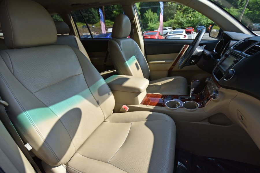 Used Toyota Highlander 4WD 4dr V6 Limited 2013 | Highline Car Connection. Waterbury, Connecticut Used Toyota Highlander 4WD 4dr V6 Limited 2013 | Highline Car Connection. Waterbury, Connecticut