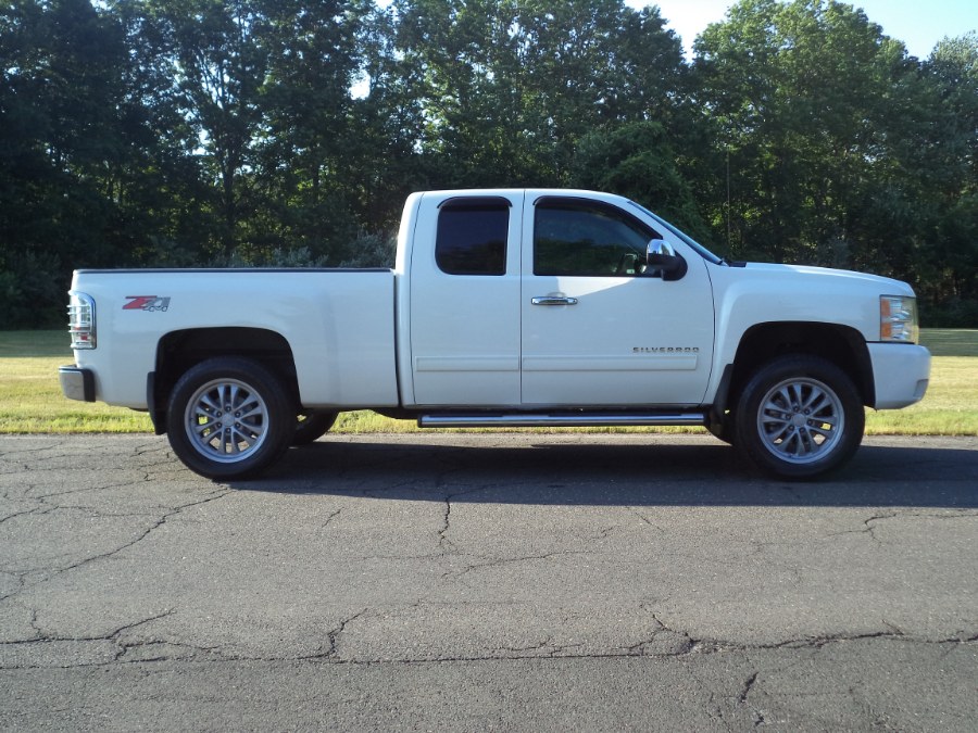 2010 Chevrolet Silverado 1500 4WD Ext Cab 143.5" LT, available for sale in Berlin, Connecticut | International Motorcars llc. Berlin, Connecticut 2010 Chevrolet Silverado 1500 4WD Ext Cab 143.5" LT, available for sale in Berlin, Connecticut | International Motorcars llc. Berlin, Connecticut