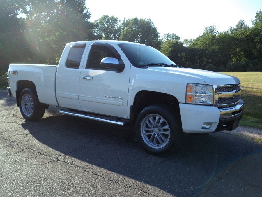 2010 Chevrolet Silverado 1500 4WD Ext Cab 143.5" LT, available for sale in Berlin, Connecticut | International Motorcars llc. Berlin, Connecticut