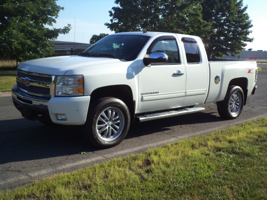 2010 Chevrolet Silverado 1500 4WD Ext Cab 143.5" LT, available for sale in Berlin, Connecticut | International Motorcars llc. Berlin, Connecticut 2010 Chevrolet Silverado 1500 4WD Ext Cab 143.5" LT, available for sale in Berlin, Connecticut | International Motorcars llc. Berlin, Connecticut