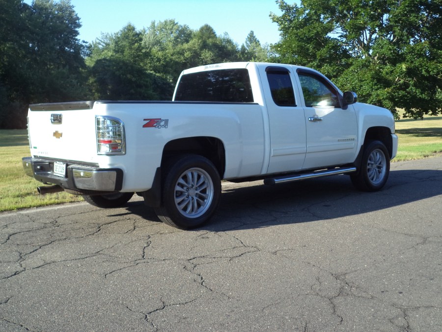 2010 Chevrolet Silverado 1500 4WD Ext Cab 143.5" LT, available for sale in Berlin, Connecticut | International Motorcars llc. Berlin, Connecticut 2010 Chevrolet Silverado 1500 4WD Ext Cab 143.5" LT, available for sale in Berlin, Connecticut | International Motorcars llc. Berlin, Connecticut