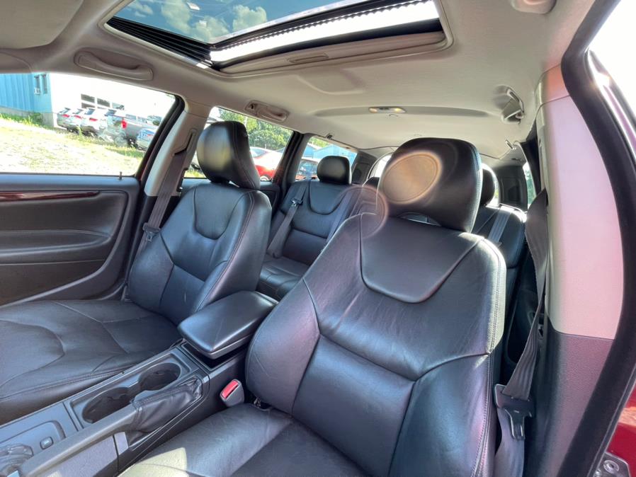 Used Volvo V70 2.4T AWD A SR 5dr Wgn w/Sunroof 2002 | New Beginning Auto Service Inc . Ashland , Massachusetts Used Volvo V70 2.4T AWD A SR 5dr Wgn w/Sunroof 2002 | New Beginning Auto Service Inc . Ashland , Massachusetts