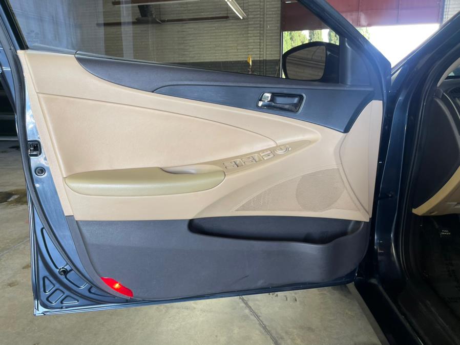2013 Hyundai Sonata 4dr Sdn 2.4L Auto SE, available for sale in Garden Grove, California | U Save Auto Auction. Garden Grove, California 2013 Hyundai Sonata 4dr Sdn 2.4L Auto SE, available for sale in Garden Grove, California | U Save Auto Auction. Garden Grove, California