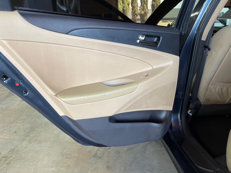 2013 Hyundai Sonata 4dr Sdn 2.4L Auto SE, available for sale in Garden Grove, California | U Save Auto Auction. Garden Grove, California 2013 Hyundai Sonata 4dr Sdn 2.4L Auto SE, available for sale in Garden Grove, California | U Save Auto Auction. Garden Grove, California