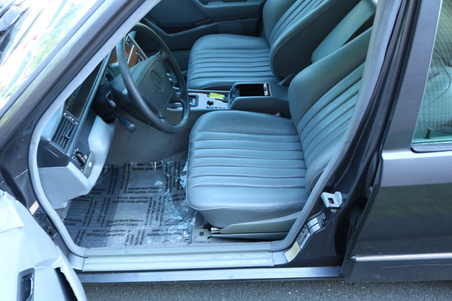 Used Mercedes-Benz E Class 4dr Wagon 3.2L 1995 | Dealmax Motors LLC. Bristol, Connecticut Used Mercedes-Benz E Class 4dr Wagon 3.2L 1995 | Dealmax Motors LLC. Bristol, Connecticut