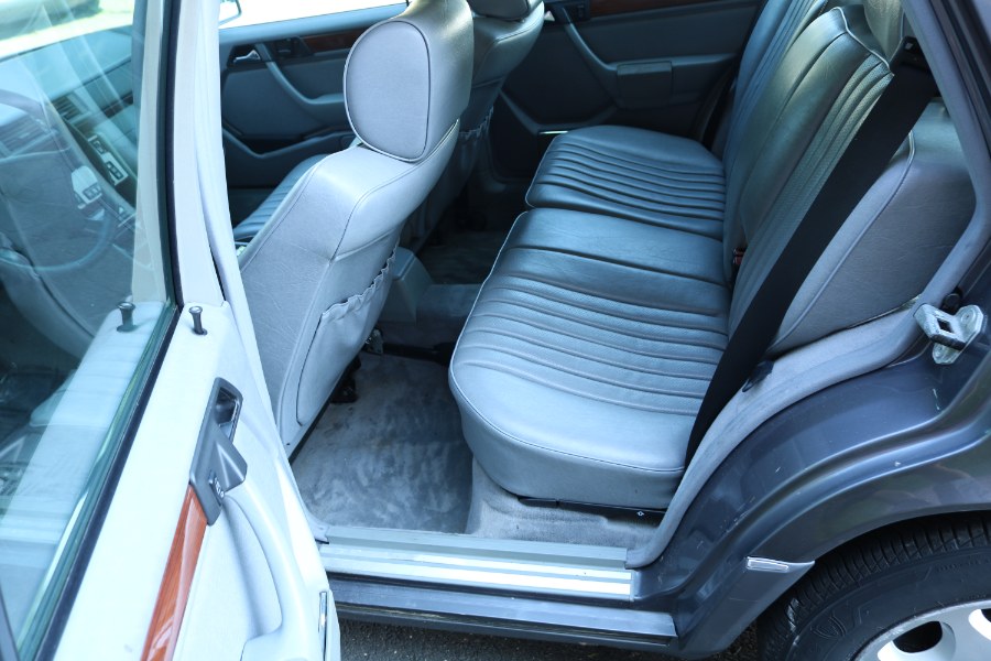 Used Mercedes-Benz E Class 4dr Wagon 3.2L 1995 | Dealmax Motors LLC. Bristol, Connecticut Used Mercedes-Benz E Class 4dr Wagon 3.2L 1995 | Dealmax Motors LLC. Bristol, Connecticut