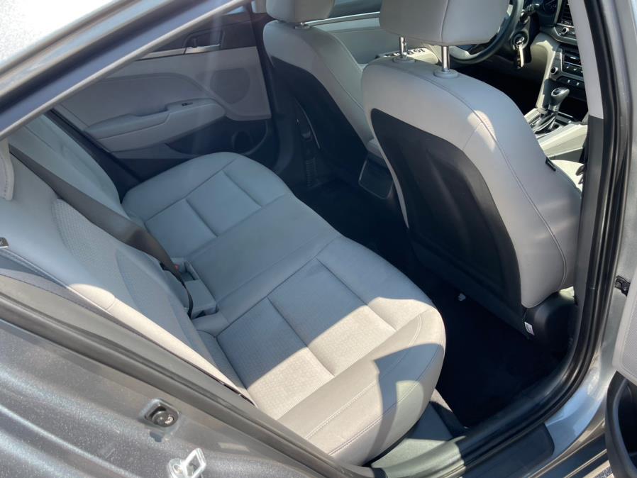 Used Hyundai Elantra SE 2.0L Auto (Ulsan Plant) 2017 | Mike And Tony Auto Sales, Inc. South Windsor, Connecticut Used Hyundai Elantra SE 2.0L Auto (Ulsan Plant) 2017 | Mike And Tony Auto Sales, Inc. South Windsor, Connecticut