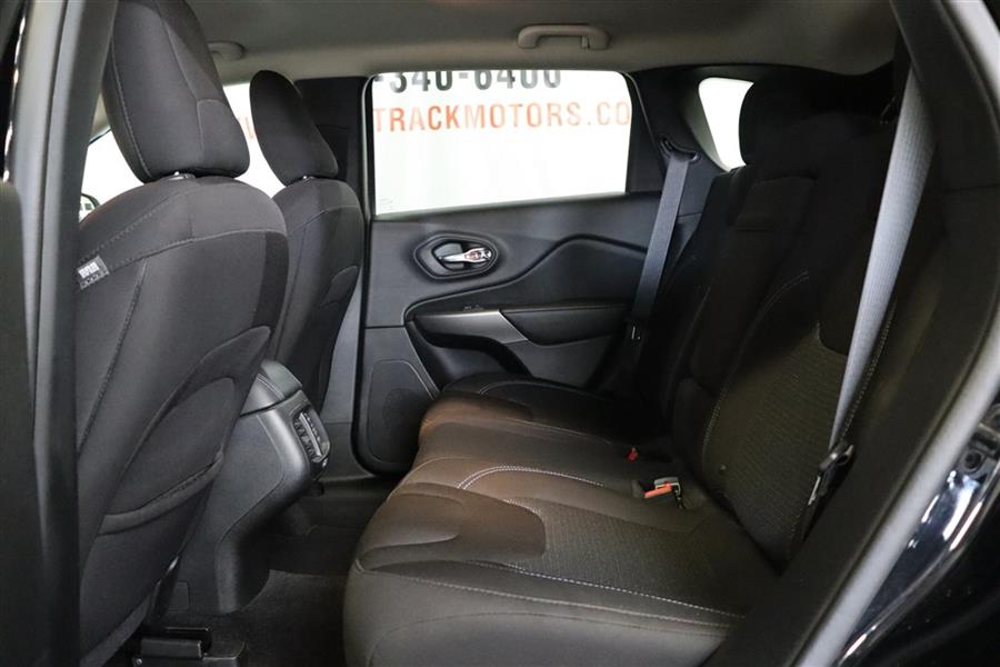 2019 Jeep Cherokee LATITUDE, available for sale in Paterson, New Jersey | Fast Track Motors. Paterson, New Jersey 2019 Jeep Cherokee LATITUDE, available for sale in Paterson, New Jersey | Fast Track Motors. Paterson, New Jersey
